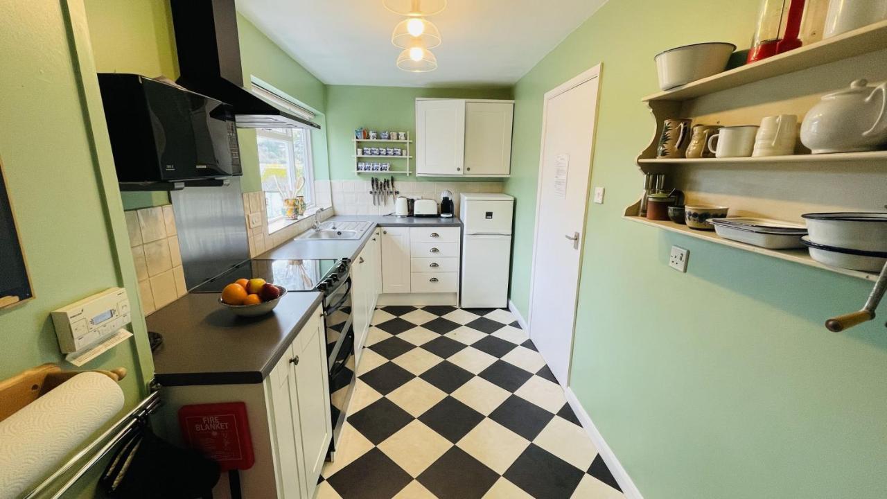 Number 20 - Central, Classic Style, Private And Parking Dartmouth Buitenkant foto