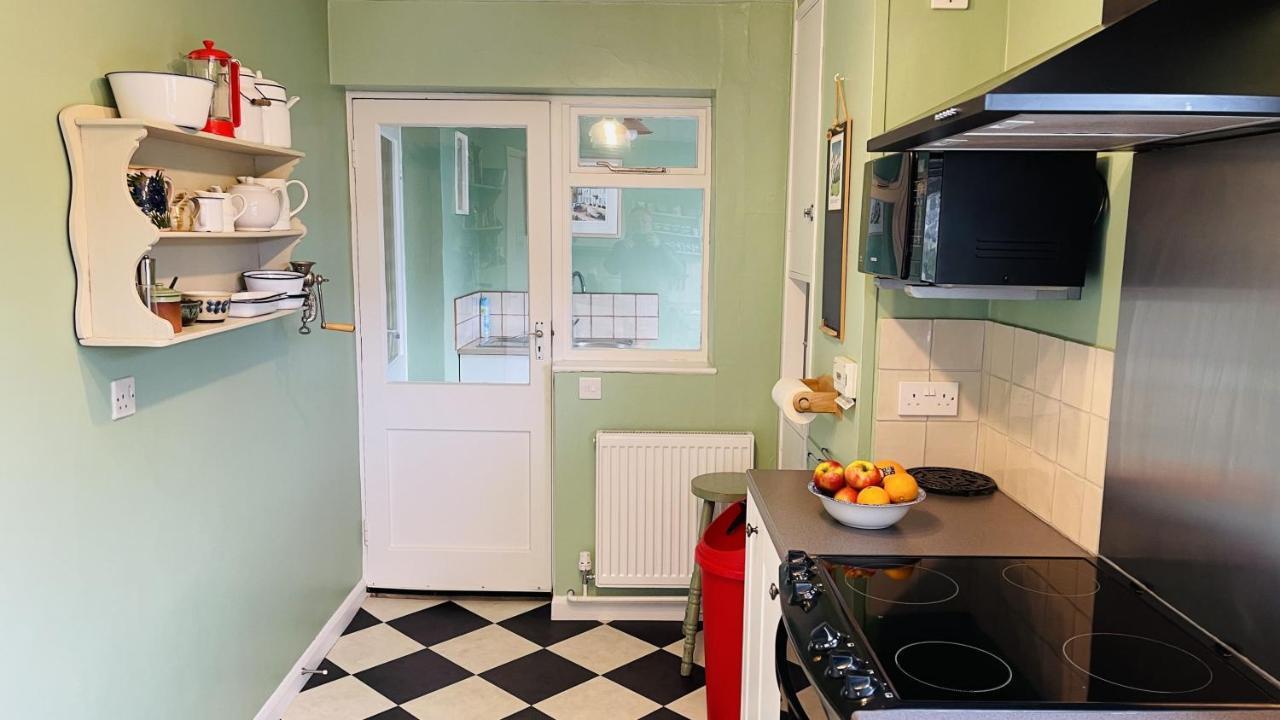 Number 20 - Central, Classic Style, Private And Parking Dartmouth Buitenkant foto
