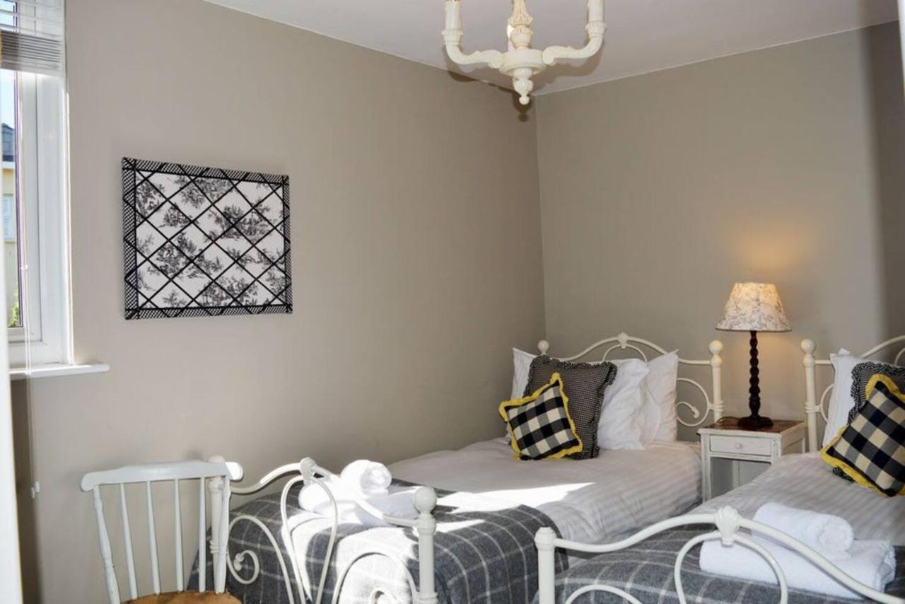 Number 20 - Central, Classic Style, Private And Parking Dartmouth Buitenkant foto
